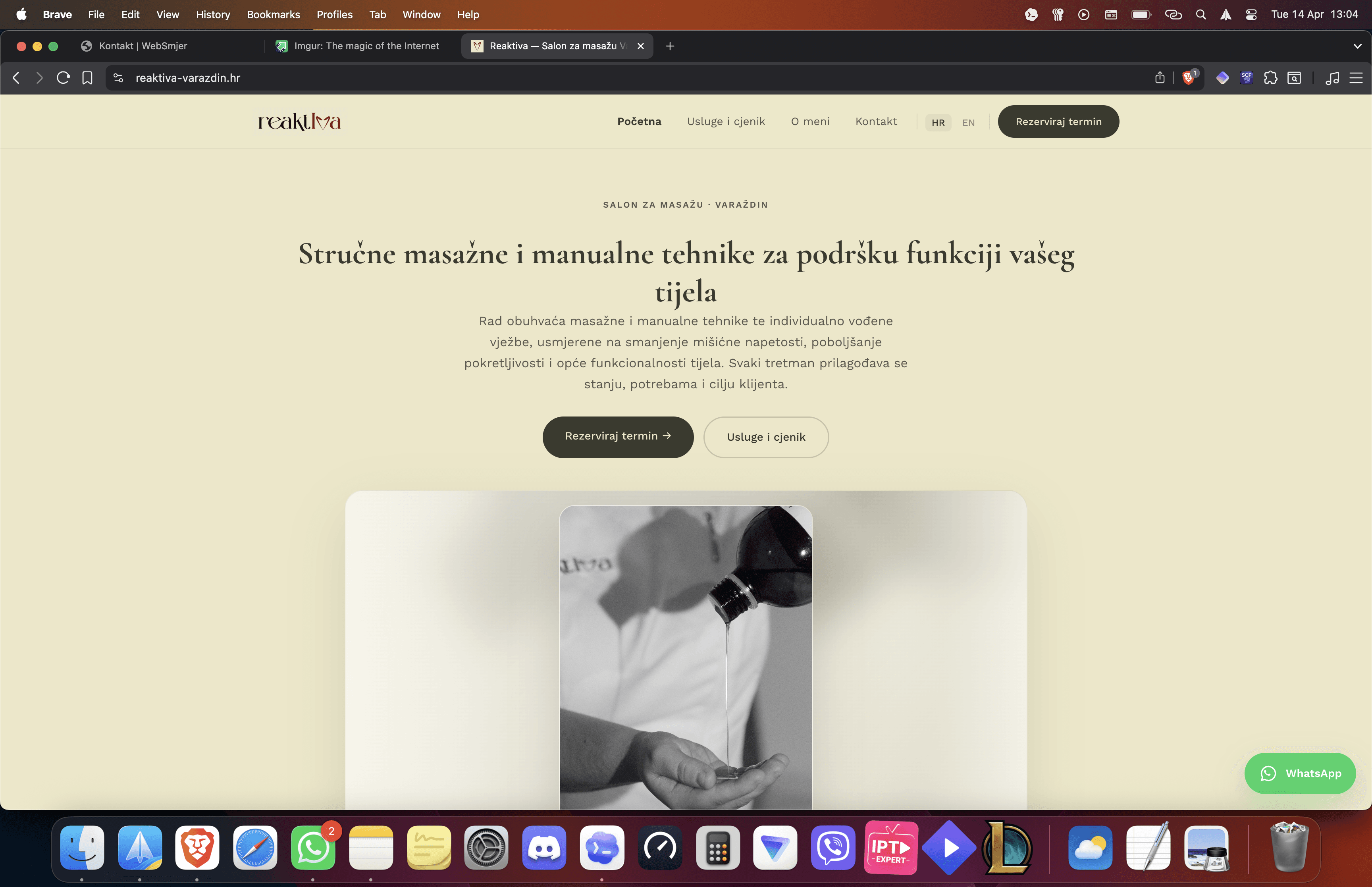 Naslovni dio moderne web stranice za salon za masažu s čistim wellness vizualnim identitetom.